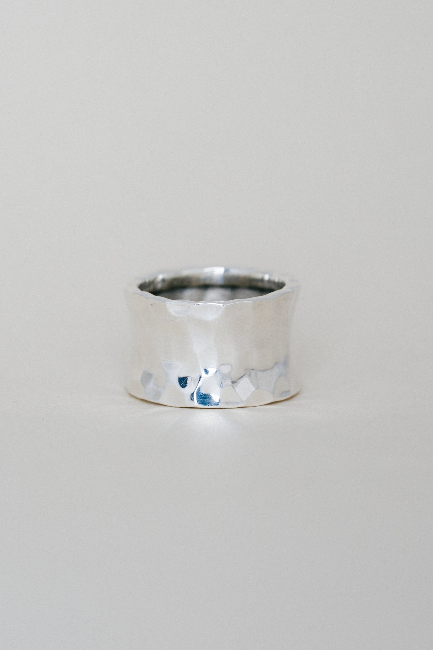 Hammered Wide Band Ring (Mexico)