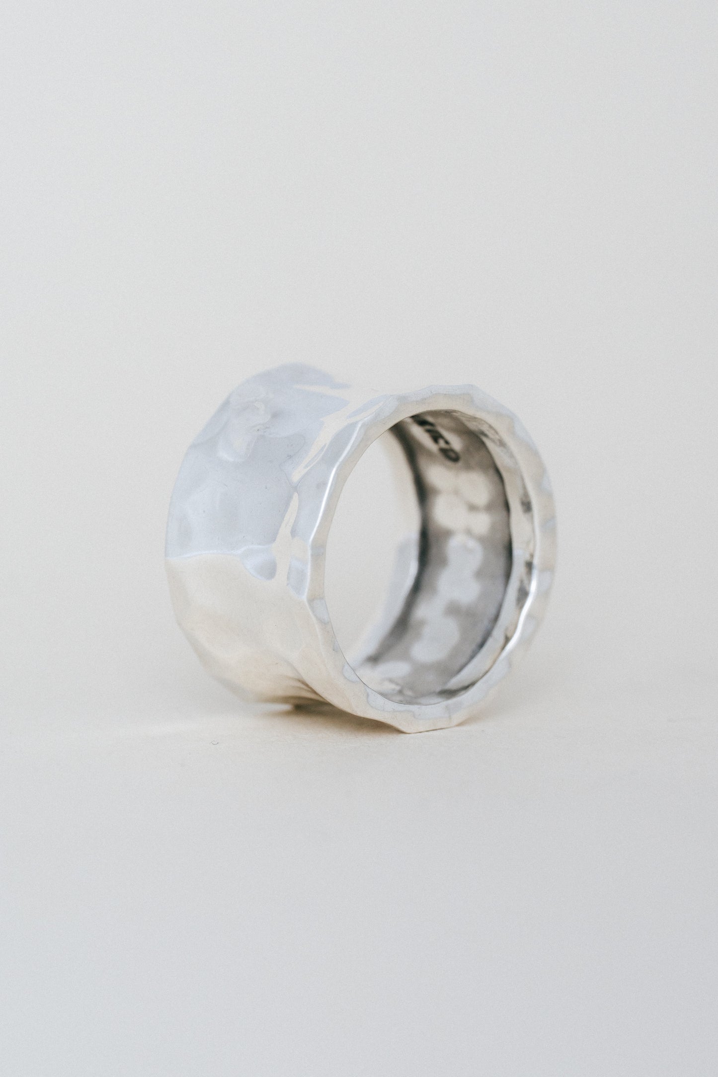 Hammered Wide Band Ring (Mexico)