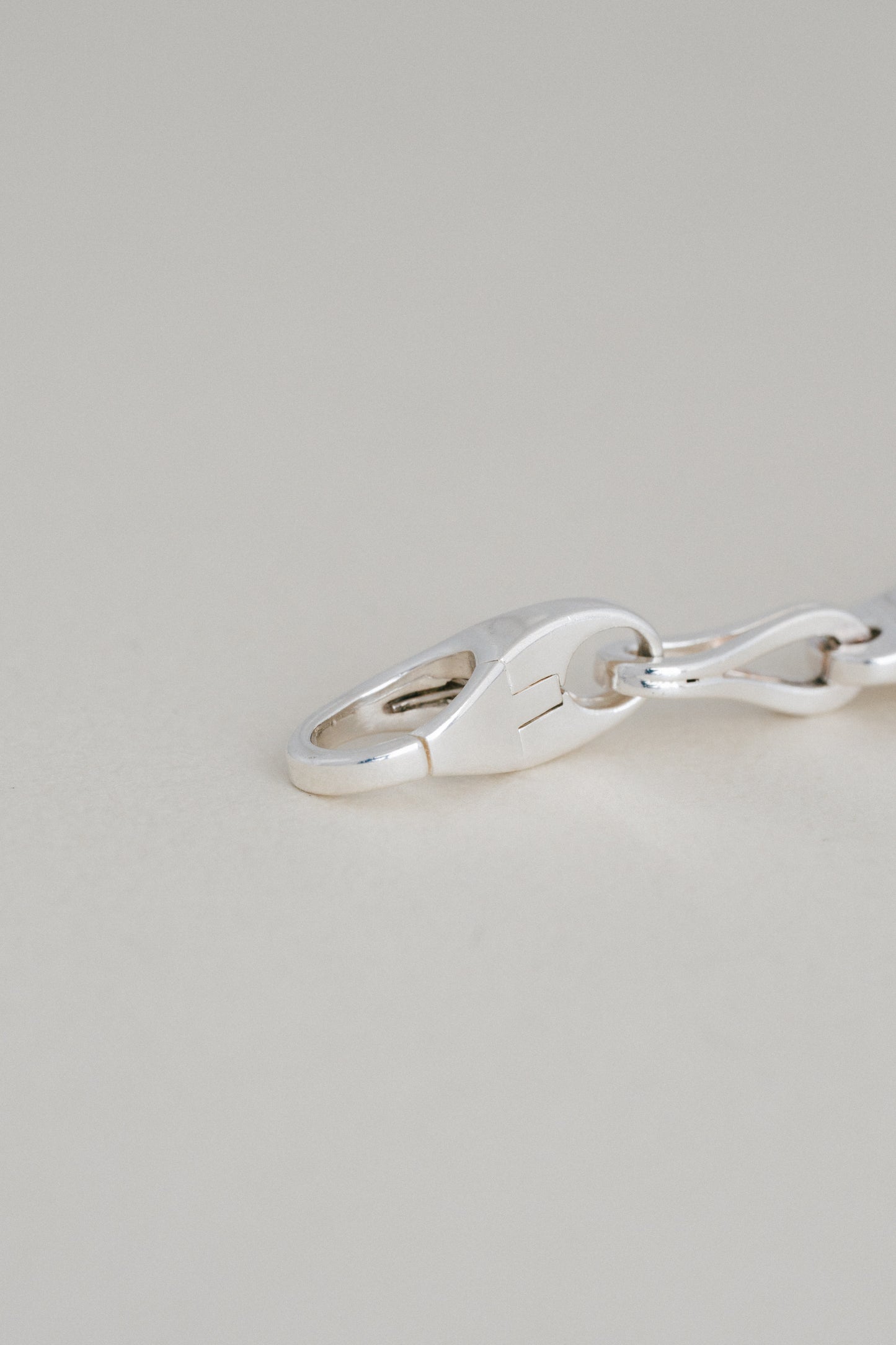 GUCCI｜Möbius Link Bracelet (Italy)