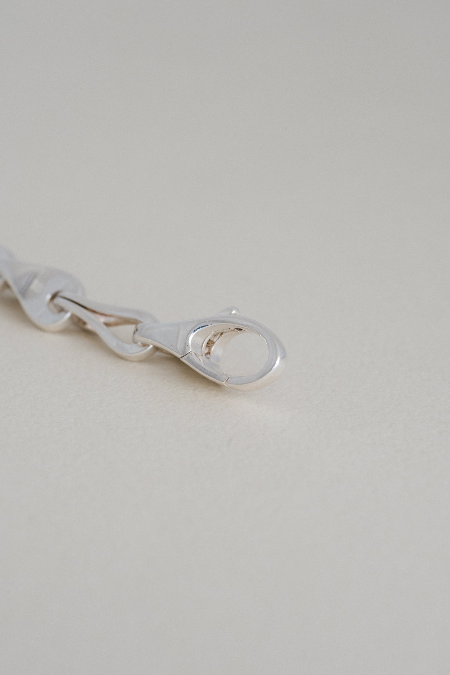 GUCCI｜Möbius Link Bracelet (Italy)