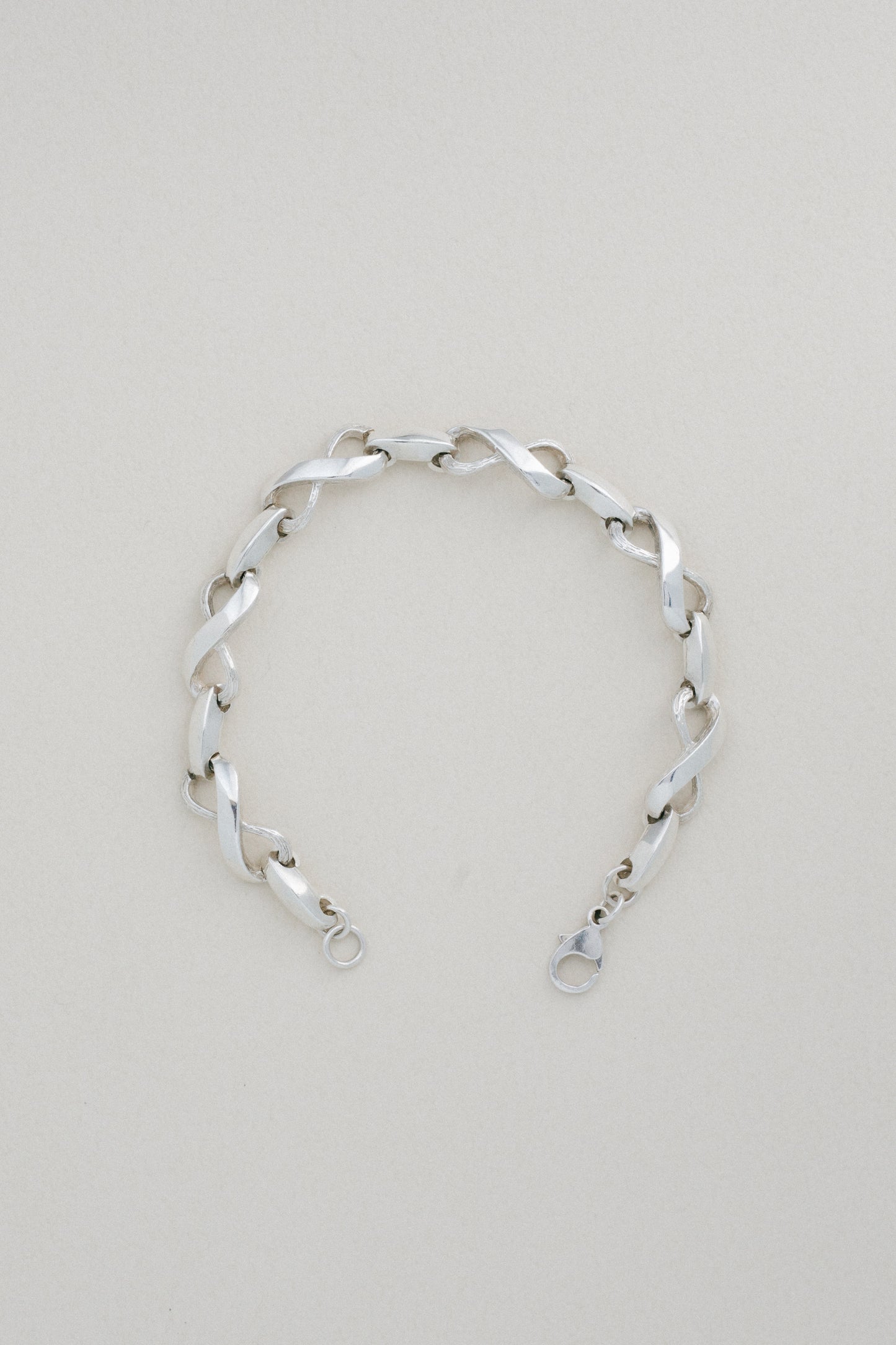 Figure-Eight Link Bracelet (UK)