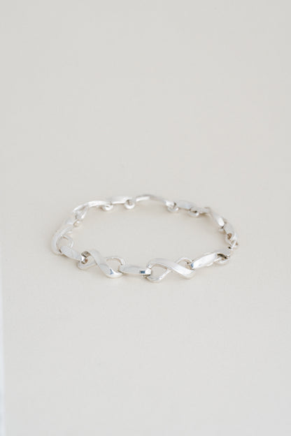 Figure-Eight Link Bracelet (UK)