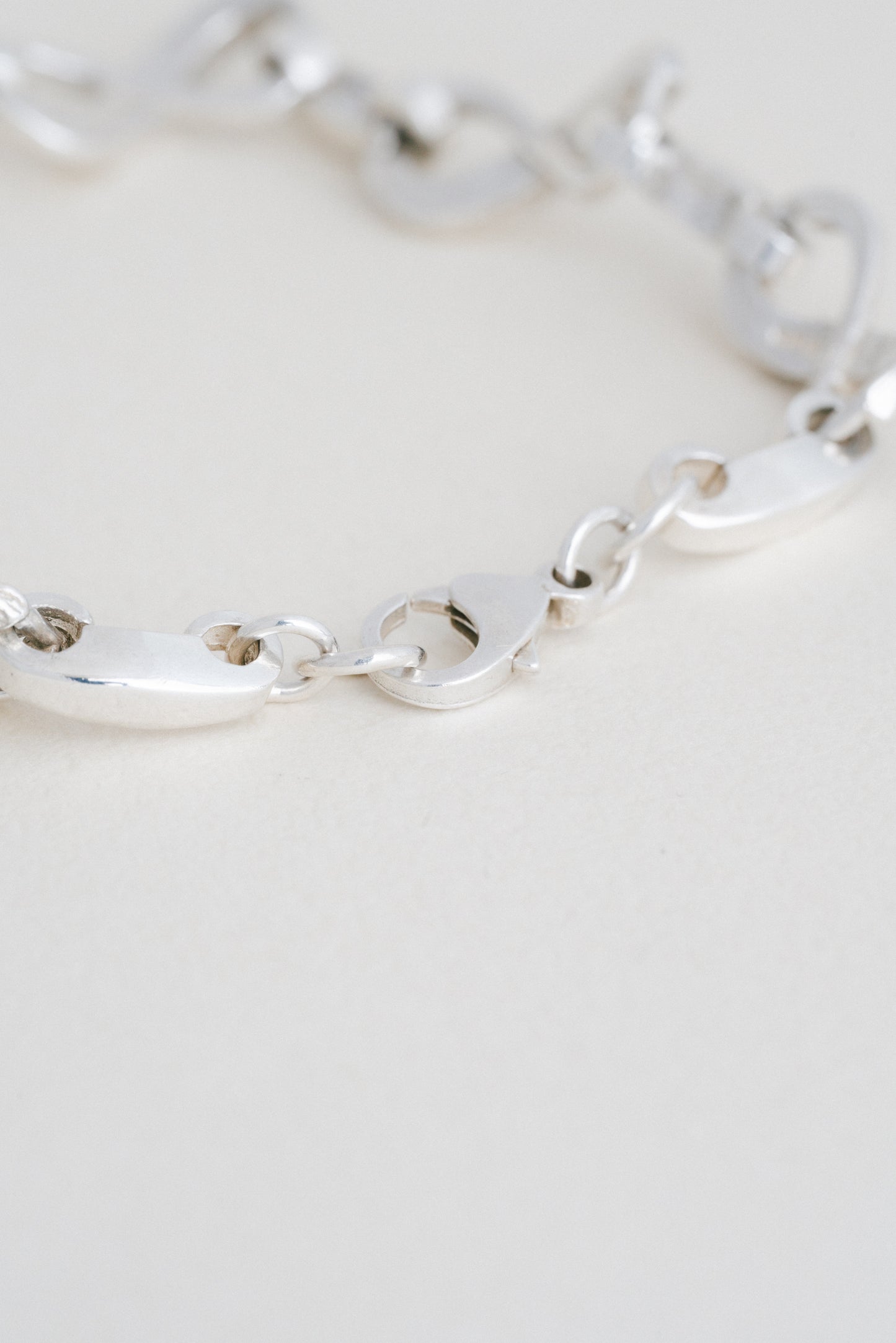 Figure-Eight Link Bracelet (UK)