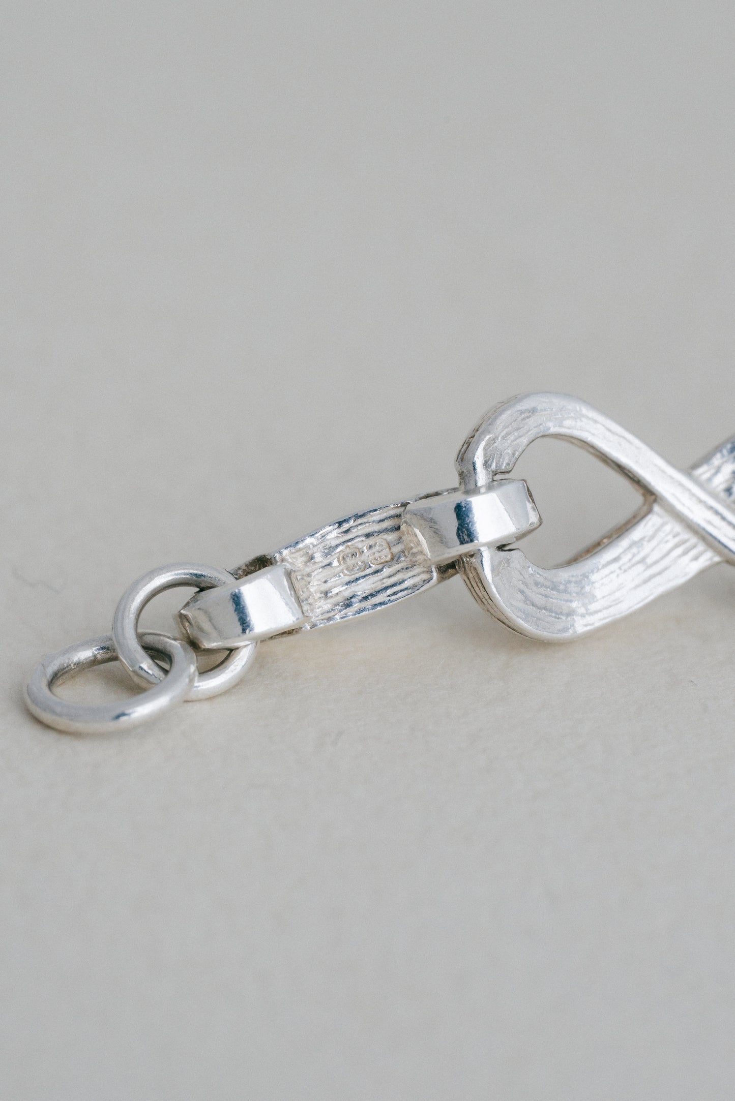 Figure-Eight Link Bracelet (UK)