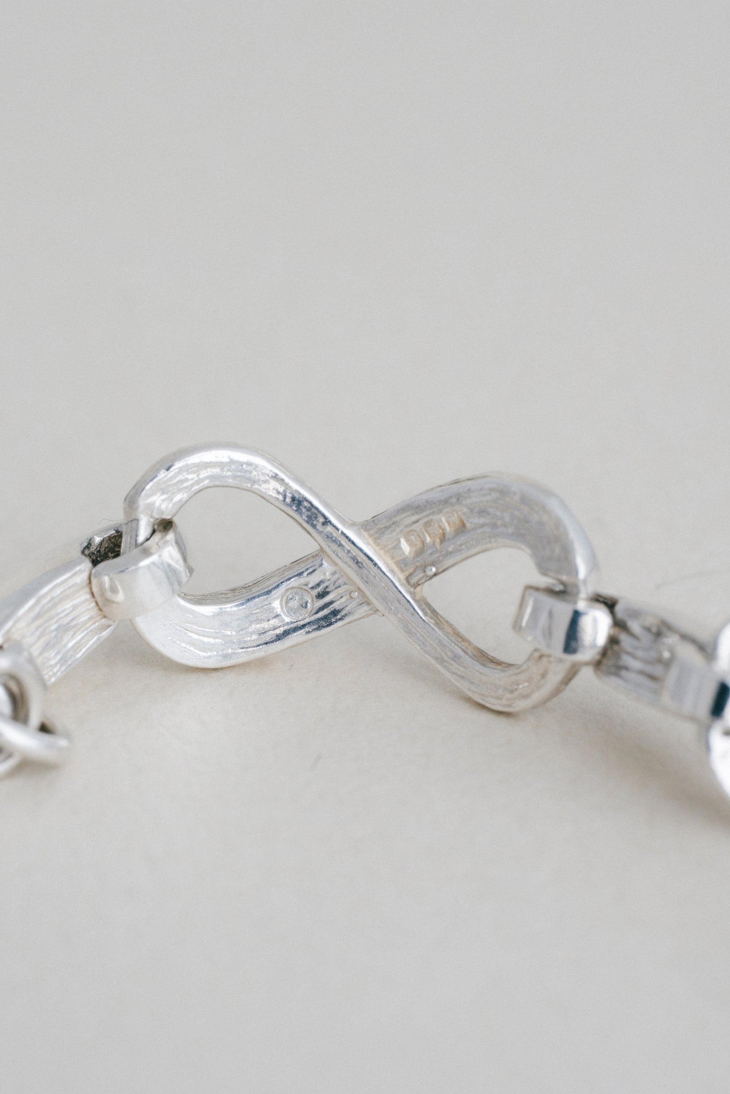 Figure-Eight Link Bracelet (UK)
