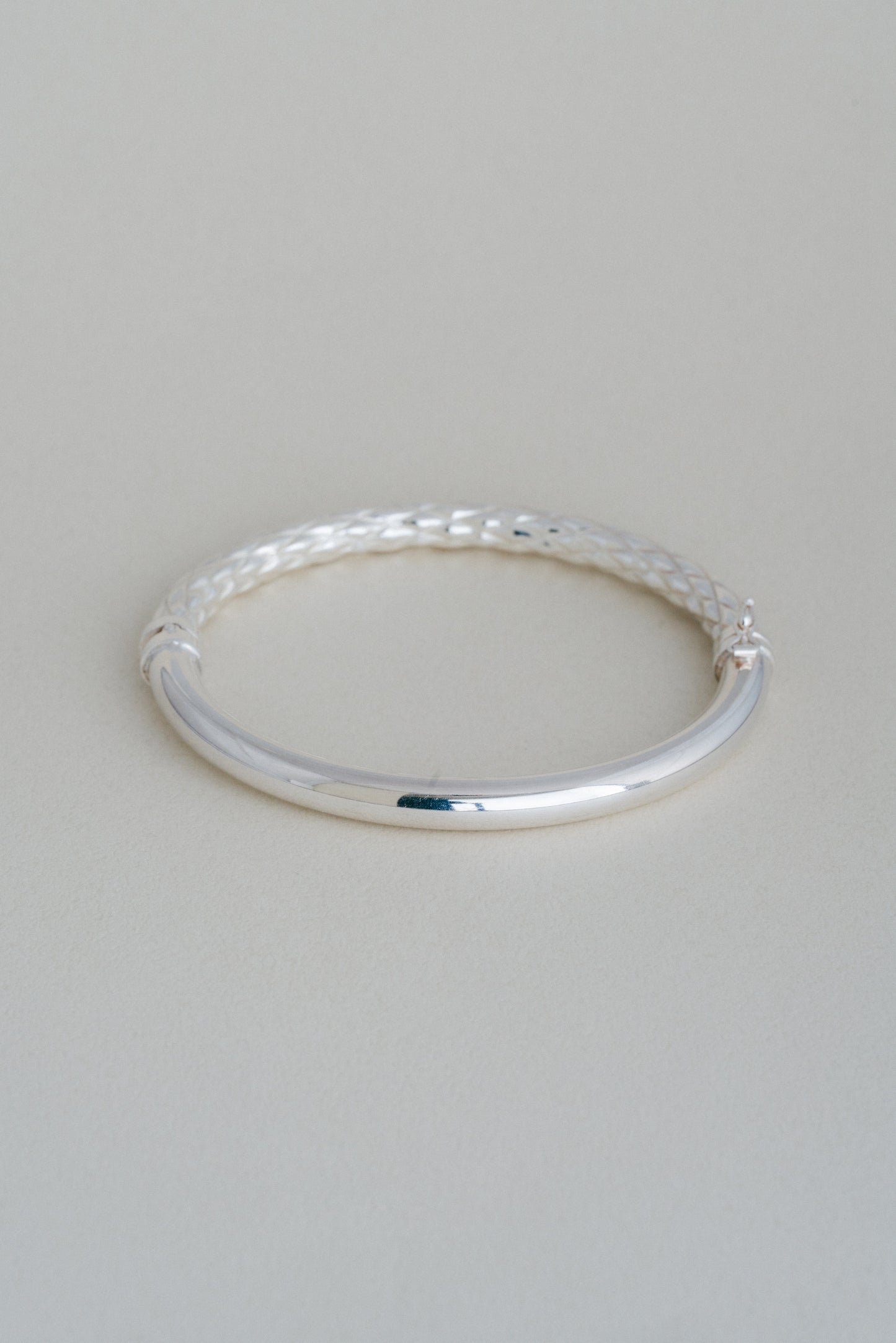 UNOAERRE｜Braided & Polished Bangle (Italy)