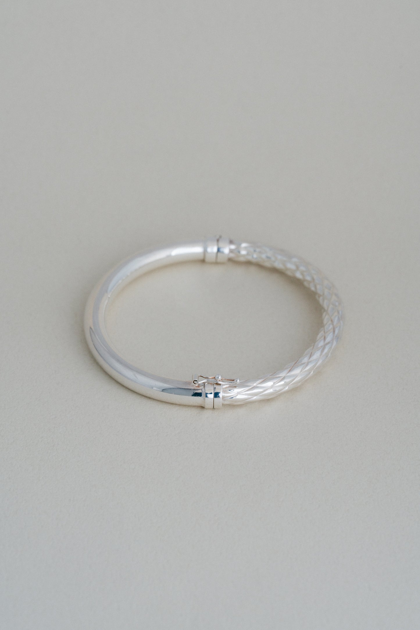 UNOAERRE｜Braided & Polished Bangle (Italy)