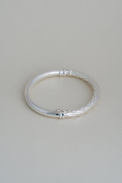UNOAERRE｜Braided & Polished Bangle (Italy)