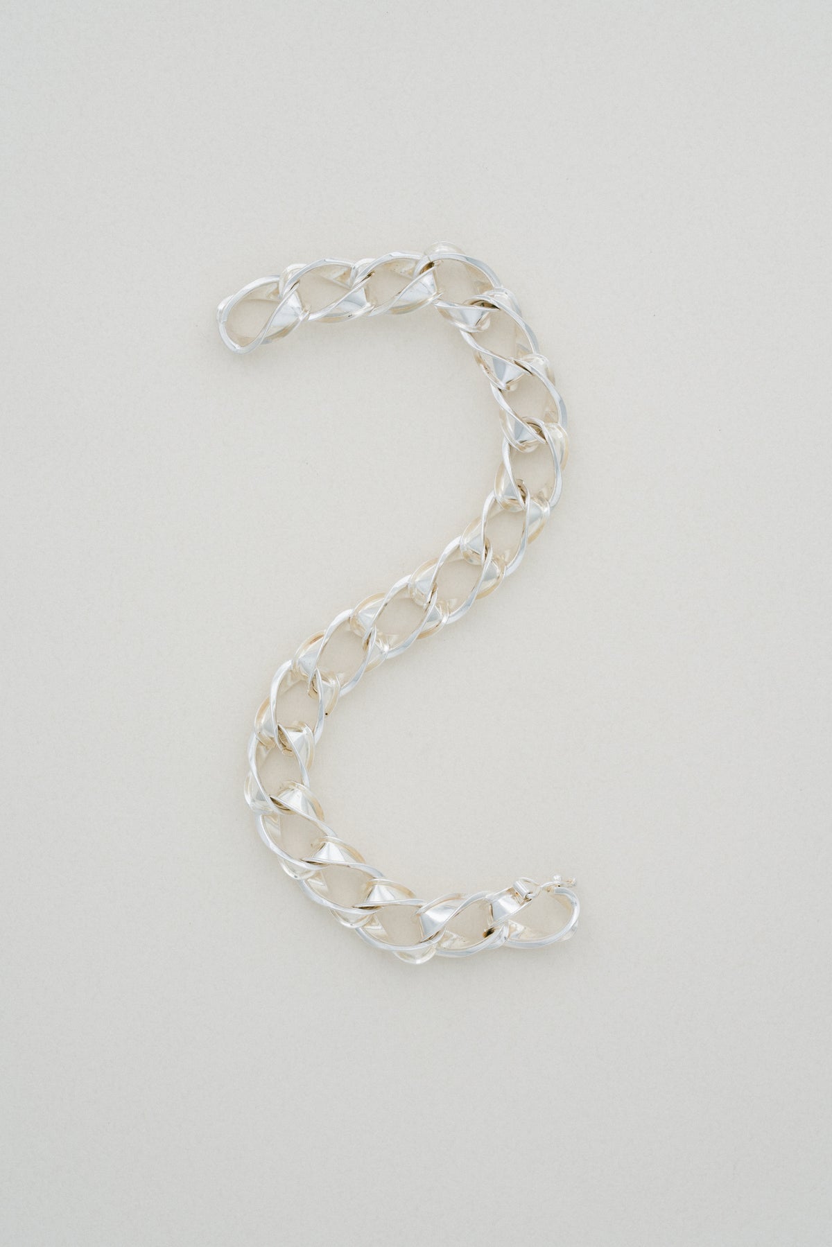 UNOAERRE｜Sculpted Link Silver Bracelet (Italy)