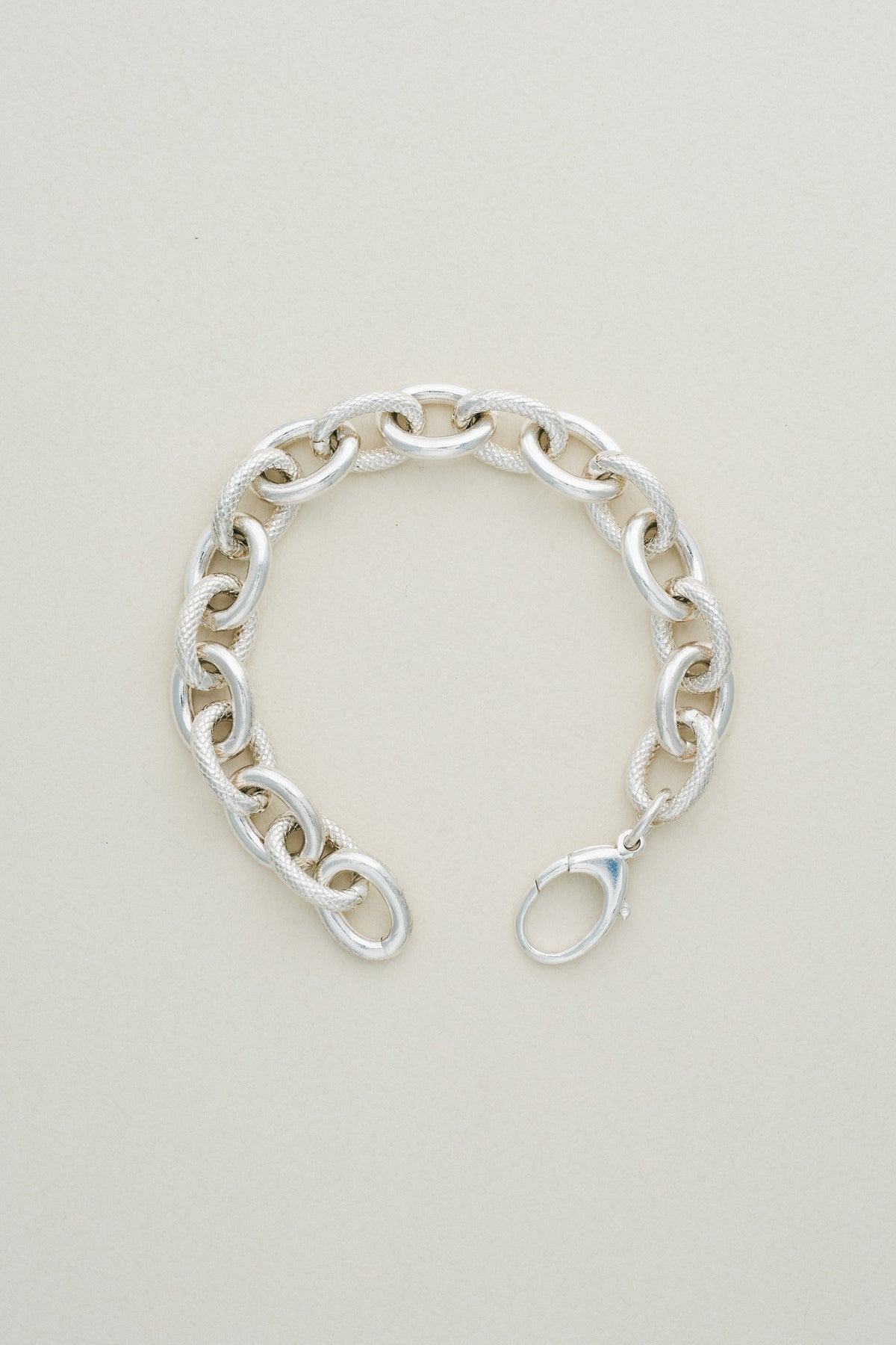 ARMBRUST｜Textured Oval Link Bracelet (USA)