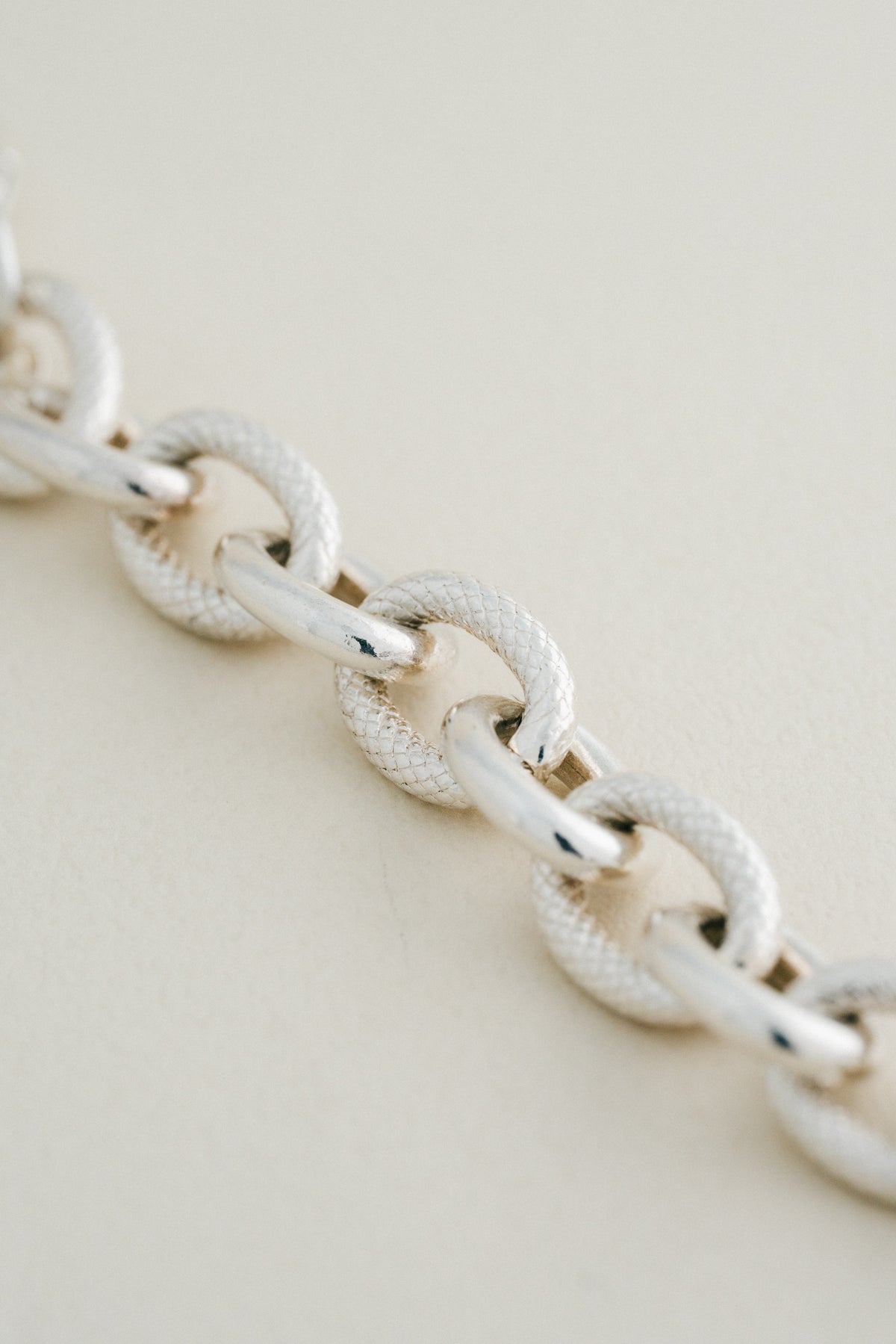 ARMBRUST｜Textured Oval Link Bracelet (USA)