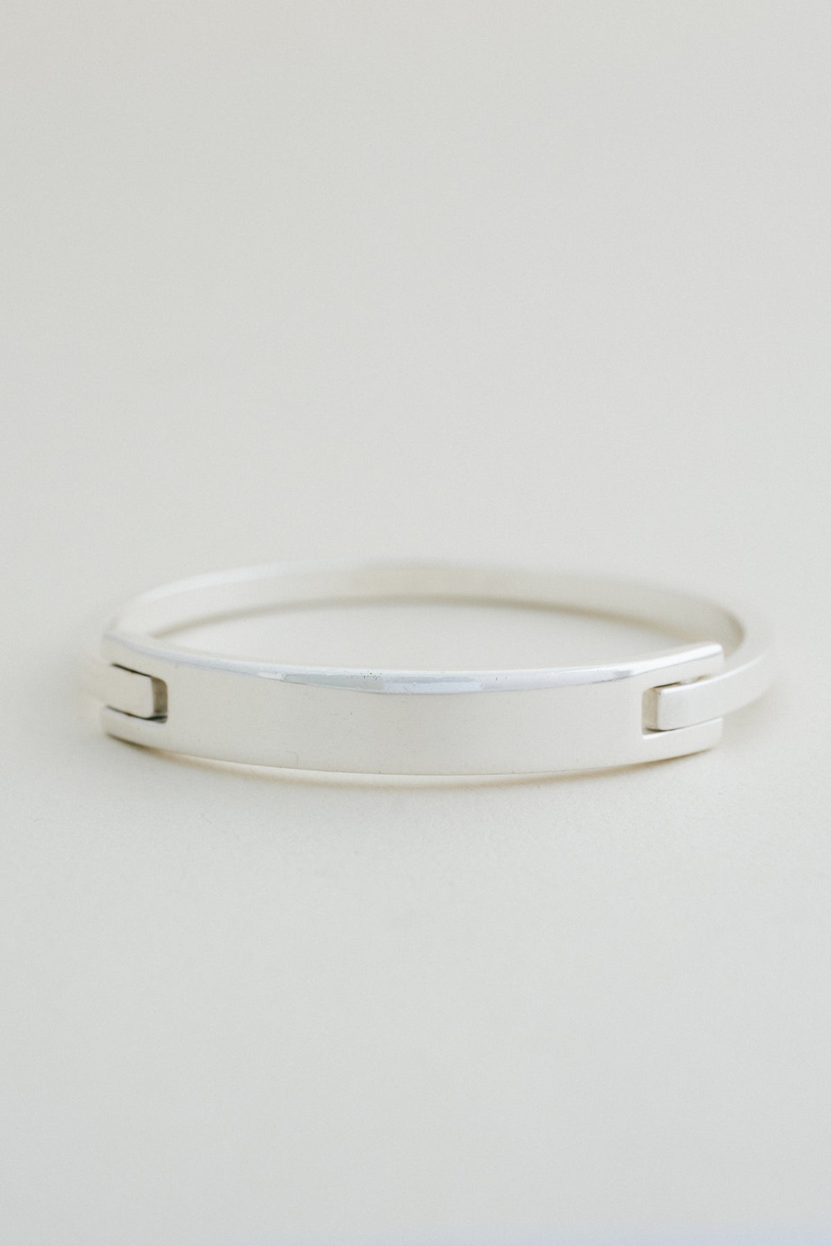 GUCCI｜Plate Bangle (Italy)