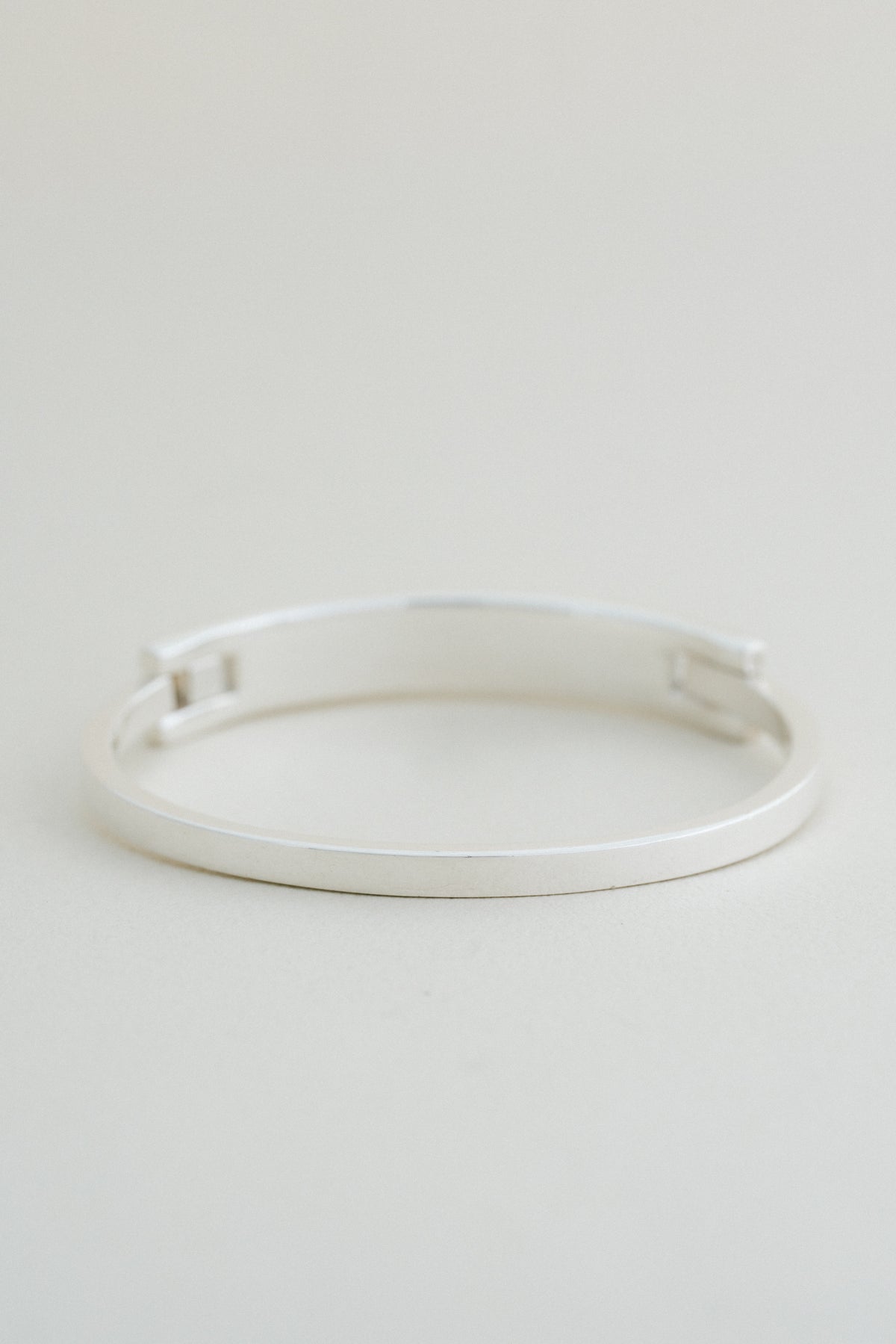 GUCCI｜Plate Bangle (Italy)