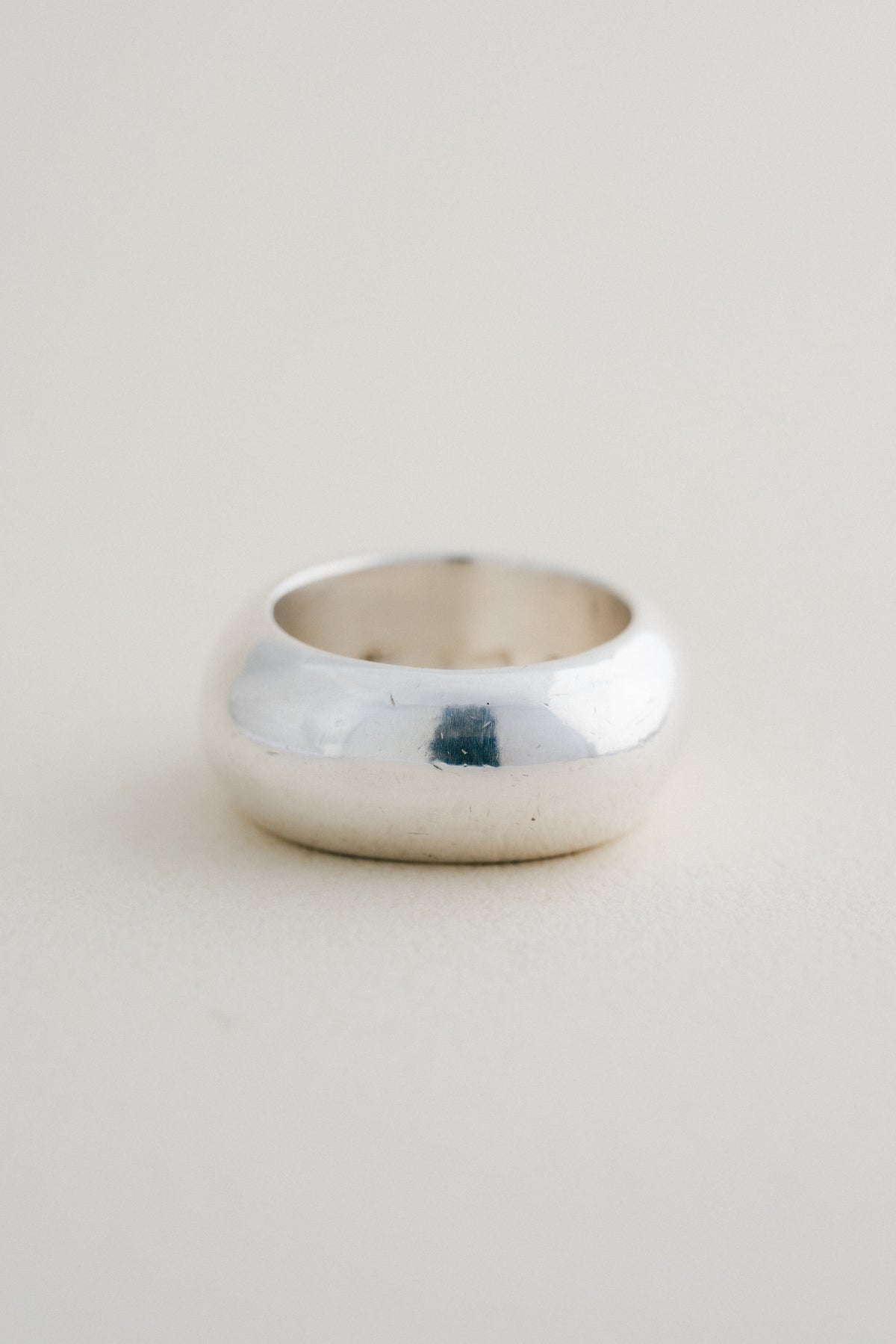 GUCCI｜Rounded Square Ring (Italy)