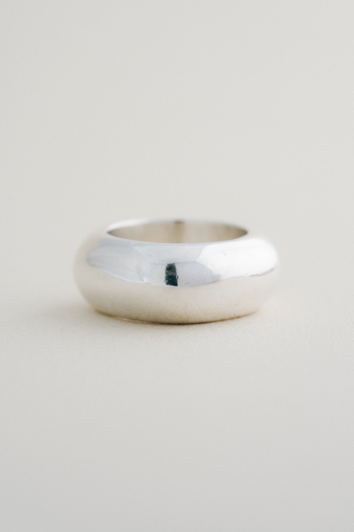 GUCCI｜Rounded Square Ring (Italy)