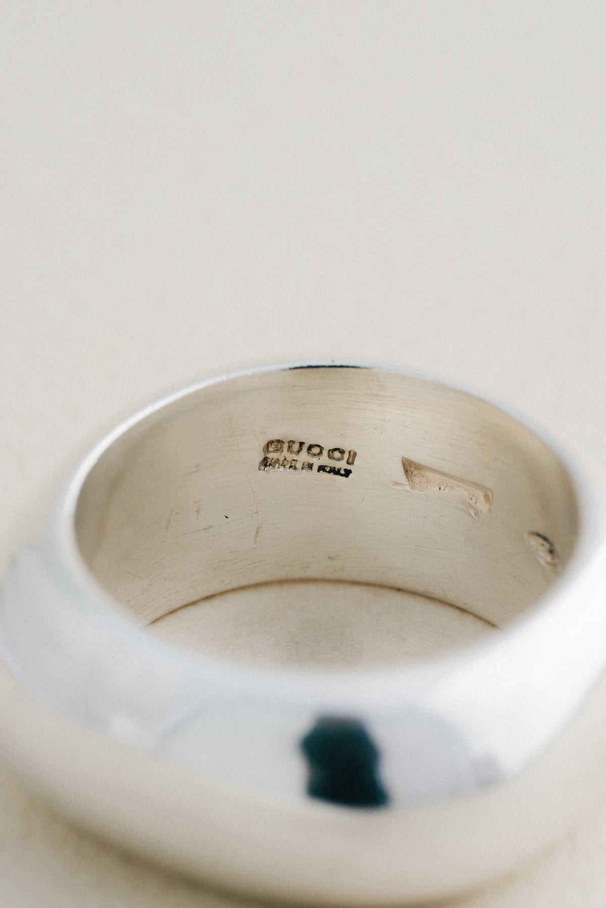 GUCCI｜Rounded Square Ring (Italy)