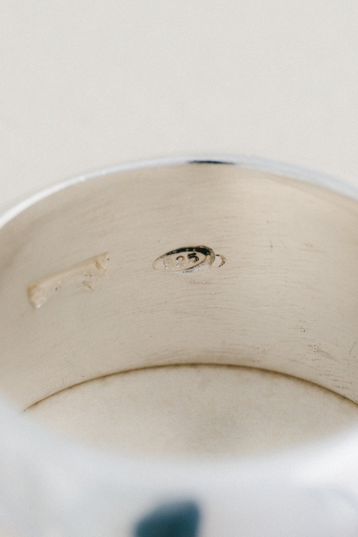 GUCCI｜Rounded Square Ring (Italy)