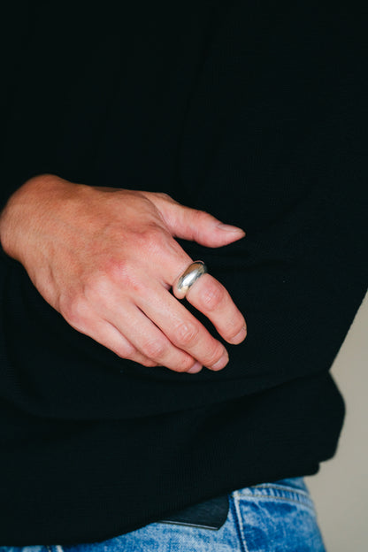 GUCCI｜Rounded Square Ring (Italy)
