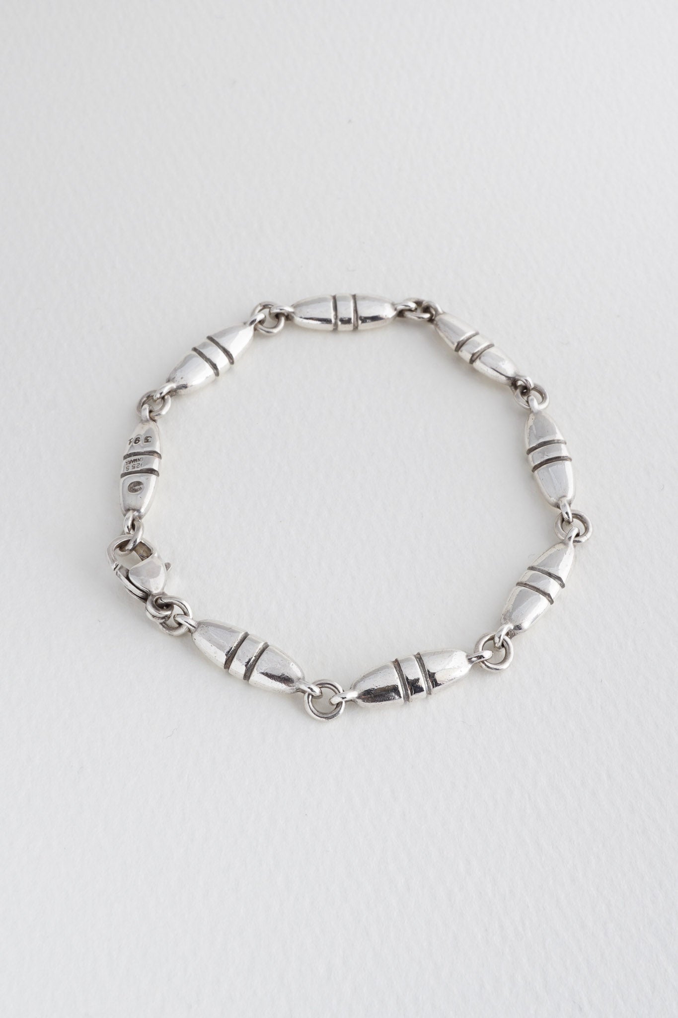 Georg Jensenのブレスレット"391"の俯瞰写真